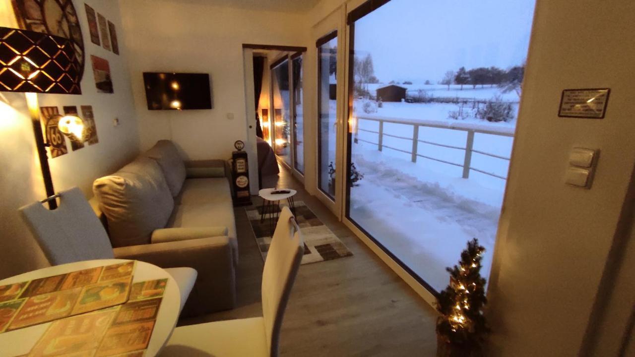Ranch 66 - Moderni Tiny House Black Swallow Ve Stylu Route 66 Se Saunou A Bazenem Tršice Buitenkant foto